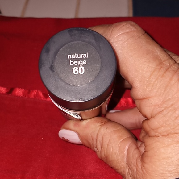 2 For 1 Neutrogena Shine control  Foundation makeup. - Picture 3 of 3